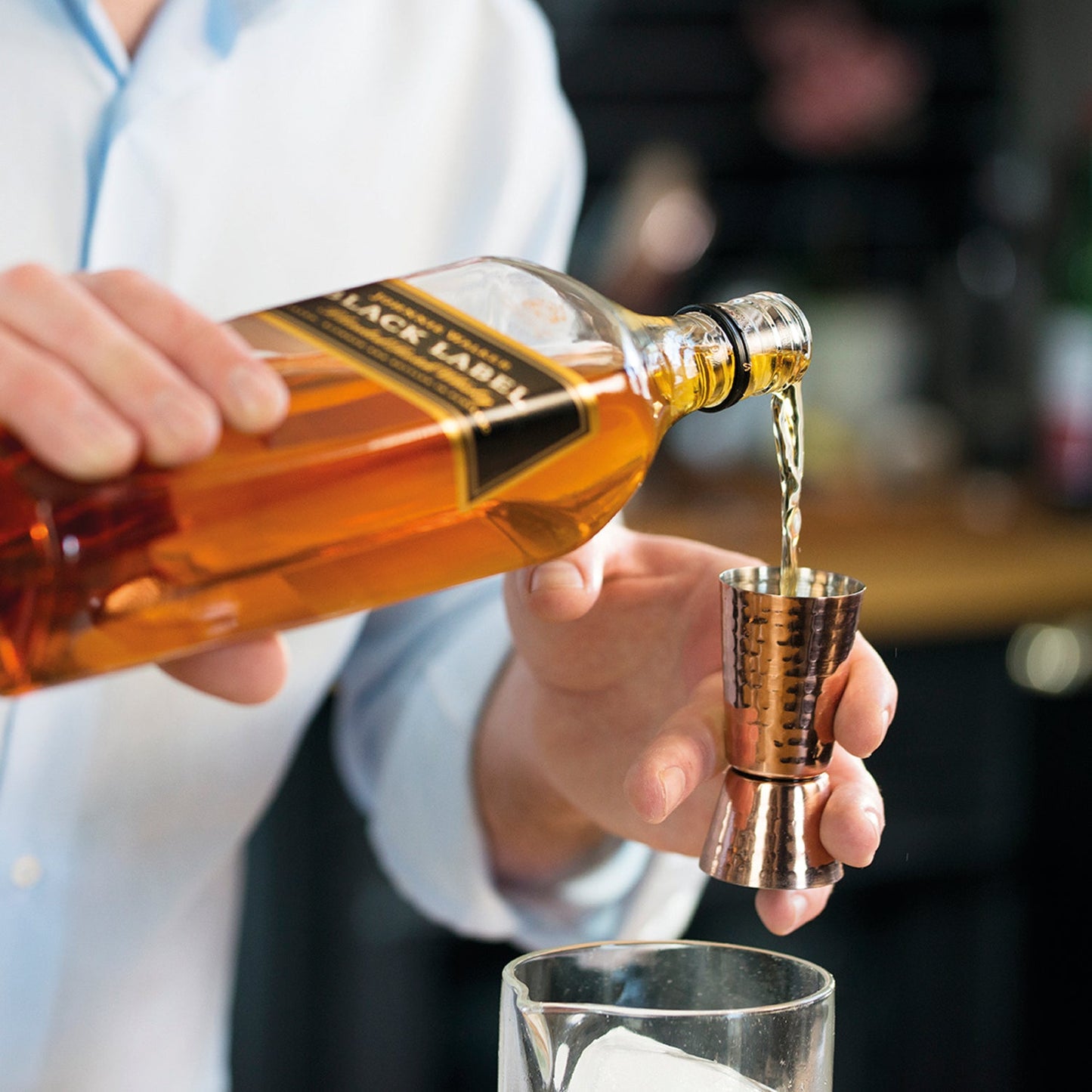 Johnnie Walker Double Black Blended Scotch Whisky - Attenza Panamá